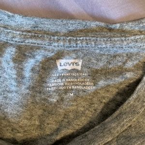 Grey Levi’s TShirt